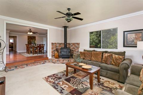 1445 York Dr, Vista, CA 92084 photo 12