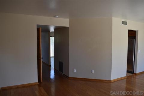 6906 Peach Tree Rd, Carlsbad, CA 92011 photo 9