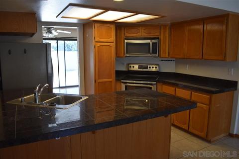 6906 Peach Tree Rd, Carlsbad, CA 92011 photo 3
