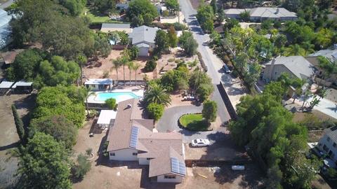 1302 Douglas Dr, Vista, CA 92084 photo 2