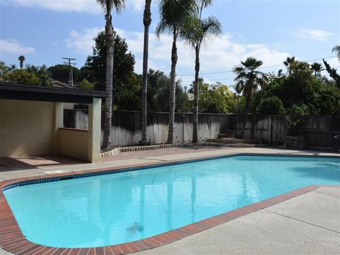 1302 Douglas Dr, Vista, CA 92084 photo 3