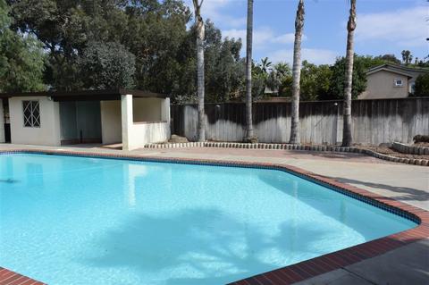 1302 Douglas Dr, Vista, CA 92084 photo 4
