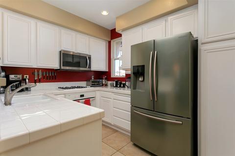 3081 Via Maximo, Carlsbad, CA 92009 photo 4