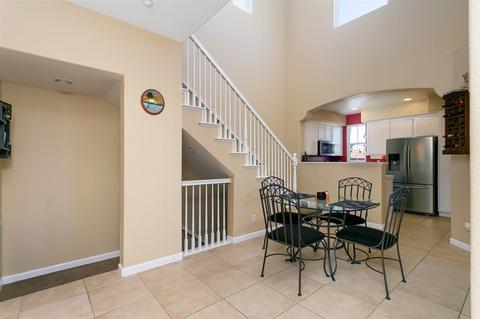 3081 Via Maximo, Carlsbad, CA 92009 photo 2