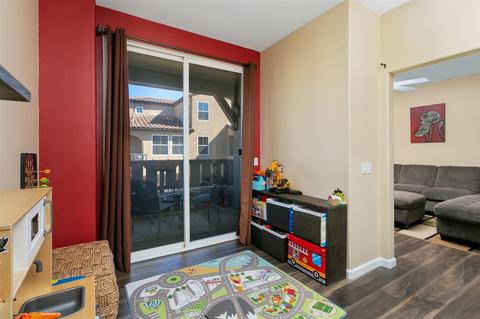 3081 Via Maximo, Carlsbad, CA 92009 photo 5
