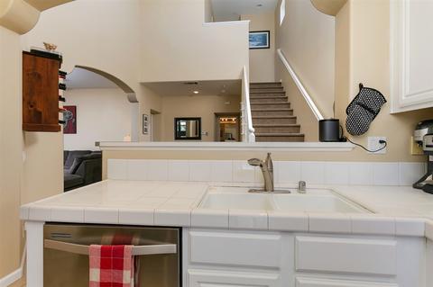 3081 Via Maximo, Carlsbad, CA 92009 photo 10