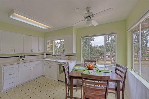 742 Crescent Dr, Vista, CA 92084 photo 8