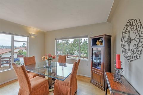 742 Crescent Dr, Vista, CA 92084 photo 9