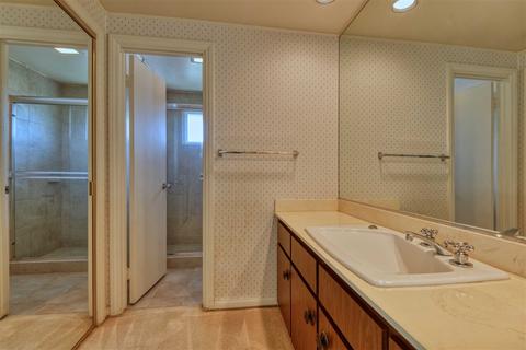 8555 Nottingham Pl, La Jolla, CA 92037 photo 10