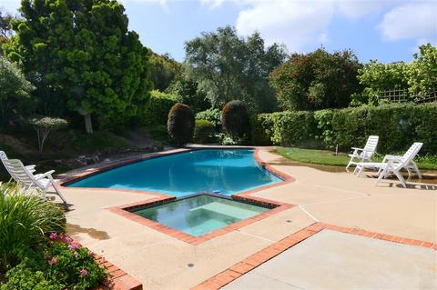 8555 Nottingham Pl, La Jolla, CA 92037 photo 2