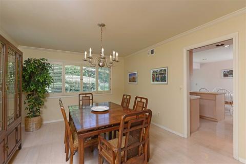 8555 Nottingham Pl, La Jolla, CA 92037 photo 5