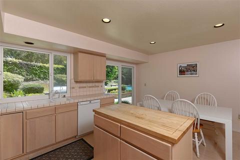 8555 Nottingham Pl, La Jolla, CA 92037 photo 6