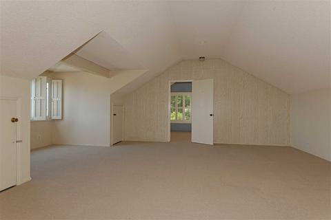 8555 Nottingham Pl, La Jolla, CA 92037 photo 11
