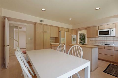 8555 Nottingham Pl, La Jolla, CA 92037 photo 7