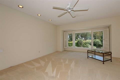 8555 Nottingham Pl, La Jolla, CA 92037 photo 9