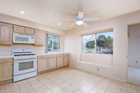 2028 Wedgewood Dr, Oceanside, CA 92056 photo 10