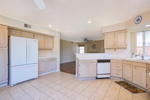 2028 Wedgewood Dr, Oceanside, CA 92056 photo 9
