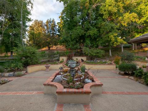 1059 Schuller Ln, Fallbrook, CA 92028 photo 3