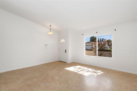 4831 Sagina Ct, Oceanside, CA 92057 photo 2