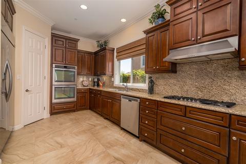 1093 Village Dr, Oceanside, CA 92057 photo 8