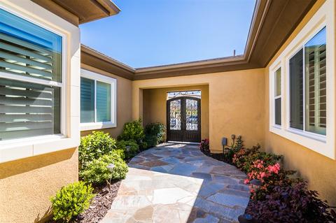 1093 Village Dr, Oceanside, CA 92057 photo 2