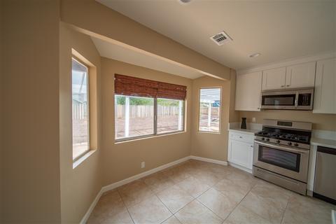 620 Rainbow Pl, Escondido, CA 92027 photo 6