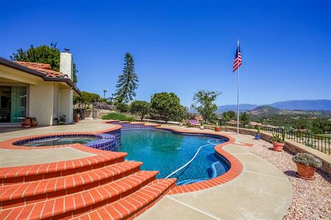28117 Par View Ct, Escondido, CA 92026 photo 5