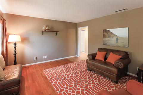 1508 Elm Dr, Vista, CA 92084 photo 2