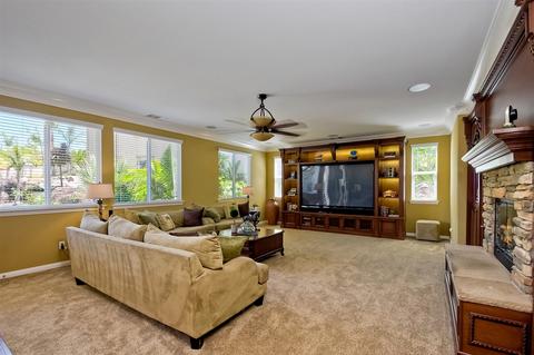 1050 Fields Ct, Oceanside, CA 92057 photo 4