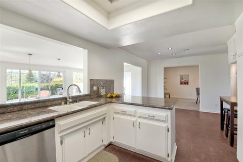 1115 Sunset Dr, Vista, CA 92081 photo 10