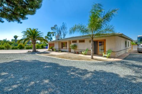 1115 Sunset Dr, Vista, CA 92081 photo 3