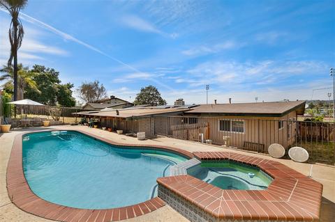 2819 Reed Rd, Escondido, CA 92027 photo 1