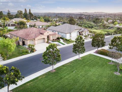 1741 Glenn Crawford St, Fallbrook, CA 92028 photo 3