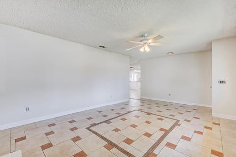 920 S Rose St, Escondido, CA 92027 photo 4