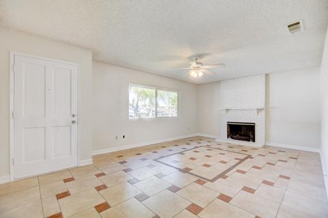 920 S Rose St, Escondido, CA 92027 photo 2