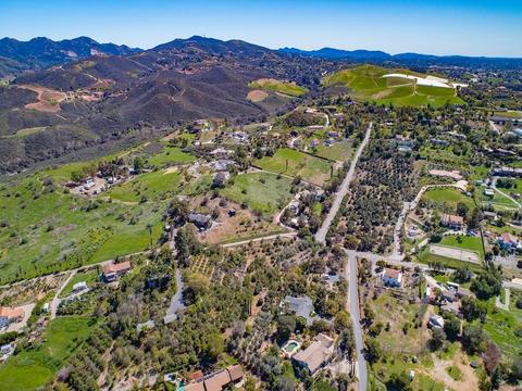 3387-91 Fairview Dr, Vista, CA 92084 photo 2