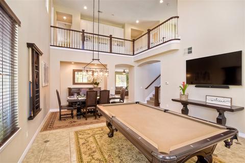 8045 Corte Sasafras, Carlsbad, CA 92009 photo 3