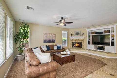 8045 Corte Sasafras, Carlsbad, CA 92009 photo 9
