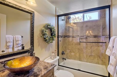 8045 Corte Sasafras, Carlsbad, CA 92009 photo 6