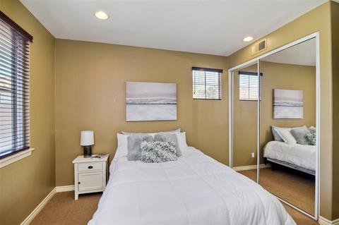 8045 Corte Sasafras, Carlsbad, CA 92009 photo 20