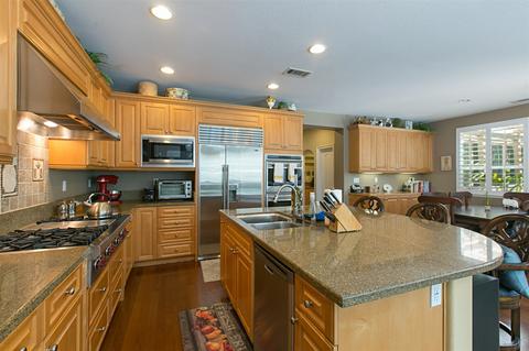 8073 Sitio Toledo, Carlsbad, CA 92009 photo 11