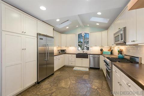 1985 E Pointe, Carlsbad, CA 92008 photo 3