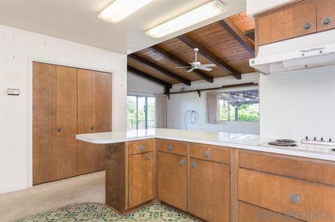 1011 Oak Ln, Escondido, CA 92029 photo 9