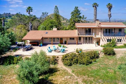 4755 San Jacinto Ter, Fallbrook, CA 92028 photo 2