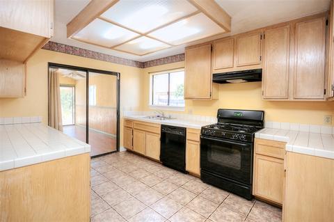 693 Shadow Tree Dr, Oceanside, CA 92058 photo 10