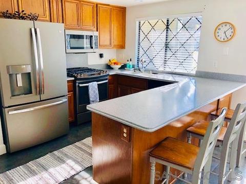 15717 Riverbend Ct, Poway, CA 92064 photo 2