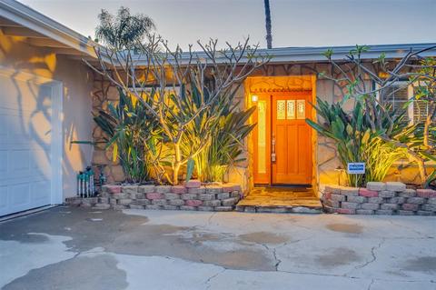1894 Iris Way, Escondido, CA 92027 photo 2