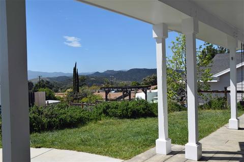 522 Porter St, Fallbrook, CA 92028 photo 4