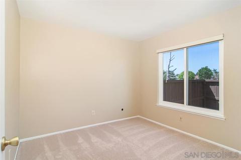 1377 Caliente Loop, Chula Vista, CA 91910 photo 7