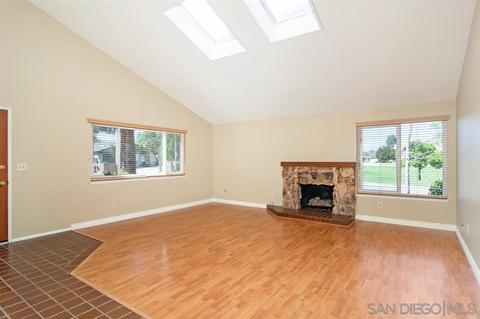 1377 Caliente Loop, Chula Vista, CA 91910 photo 3